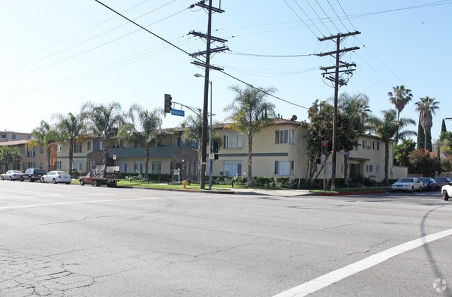 Building Photo - 12656 Burbank Blvd
