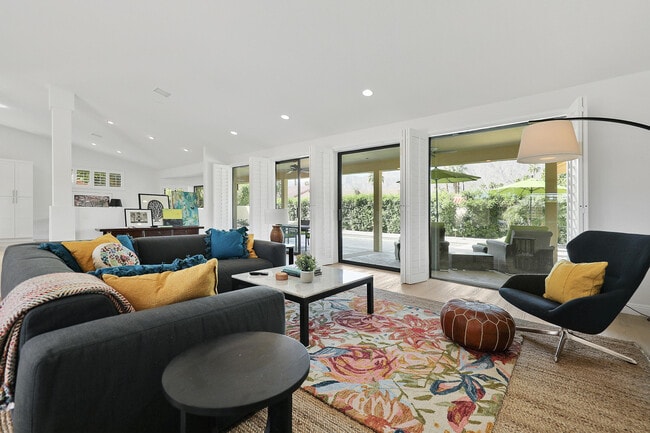 Photo - 48721 Santa Ursula St