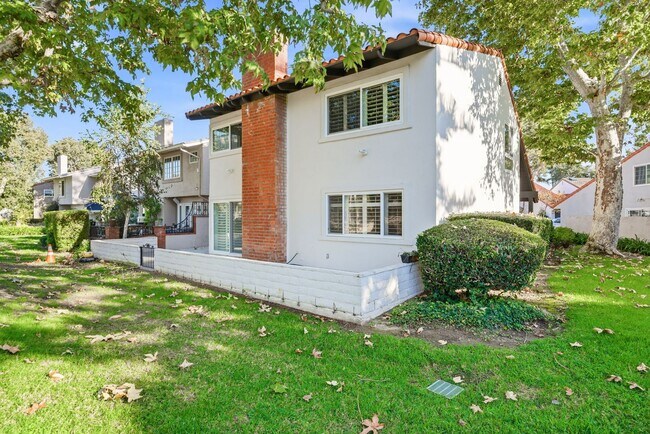 Photo - Rare Free-Standing Bluffs Z Plan – Largest...