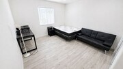Photo - 305 N College St