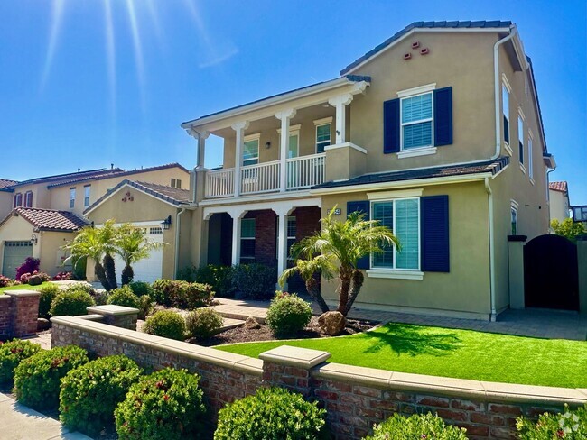 Building Photo - Corner lot Executive home near everything!