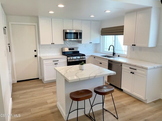 Photo - 382 Aristotle St