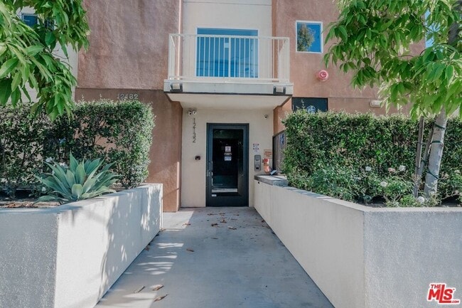 Photo - 12132 Hart St Unit 301