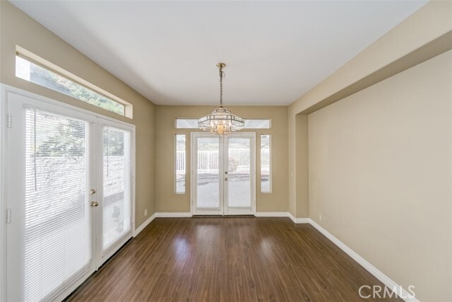 Photo - 2568 La Salle Pointe