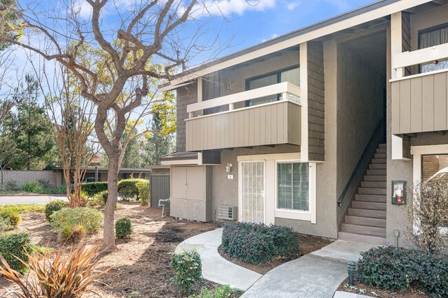 Photo - 4 Streamwood