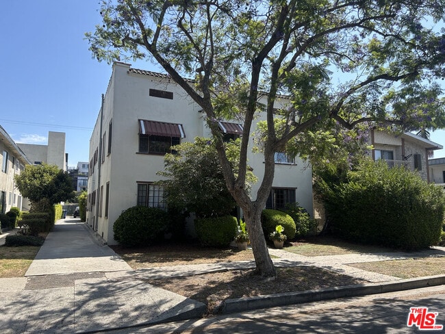 Building Photo - 3642 Mentone Ave Unit 3644.5
