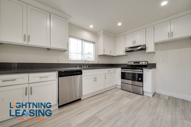 Building Photo - 20436-20434 Cohasset St Unit 12D Rental