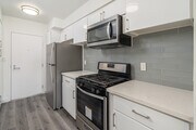 1BR, 1BA - 864SF - Kitchen - Mila Sherman Oaks