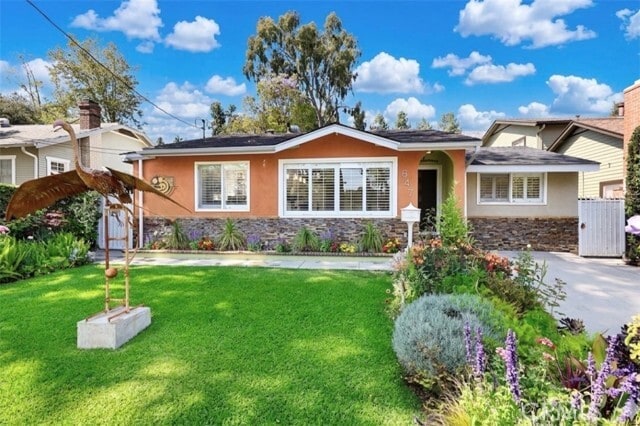 Photo - 647 W Montecito Ave