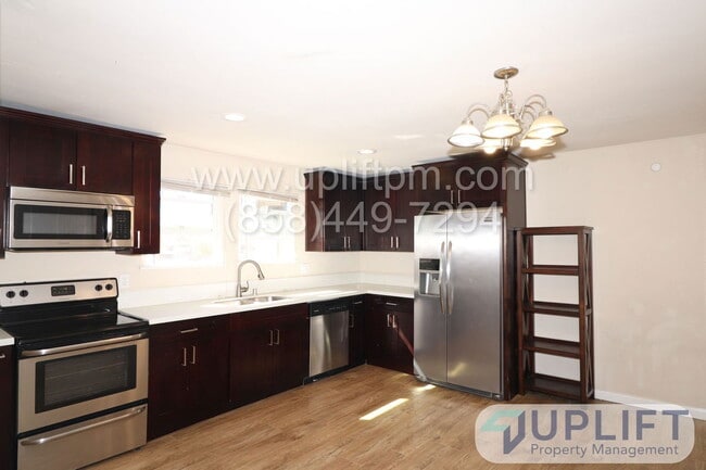 Building Photo - 950 B St