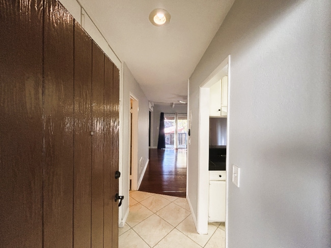 Photo - 1040 W MacArthur Blvd Unit 144