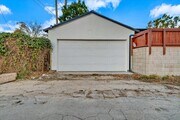 Photo - 22136 Gilmore St