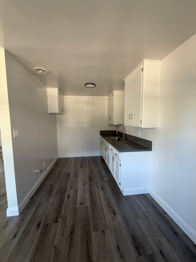 Photo - 3965 Normandie Ave Unit 3