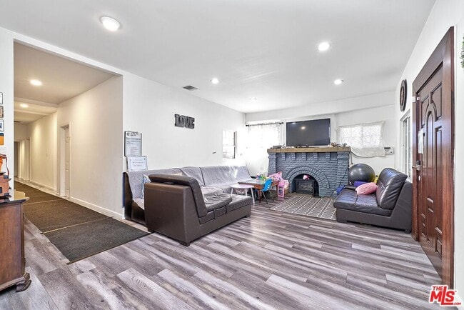 Photo - 162 S Ardmore Ave