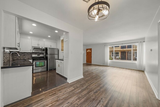 2 Bed 1 Bath Updated Gated Condo Near Beac... - 2 Bed 1 Bath Updated Gated Condo Near Beac...