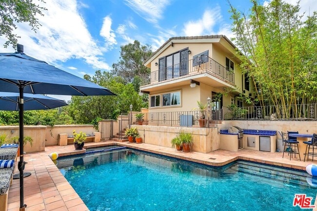 Building Photo - 4557 Saltillo St