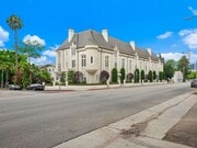 The building - 8262 Fountain Ave Apartment Unit 8250 A
