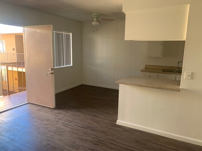 Photo - Hampton Pointe Apartments