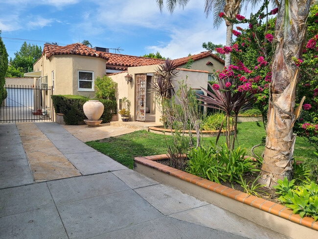 Photo - 11301 Blix St