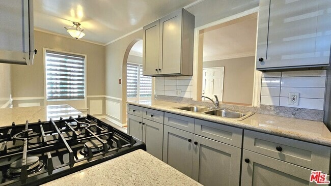 Building Photo - 1022 S Norton Ave Unit A Rental