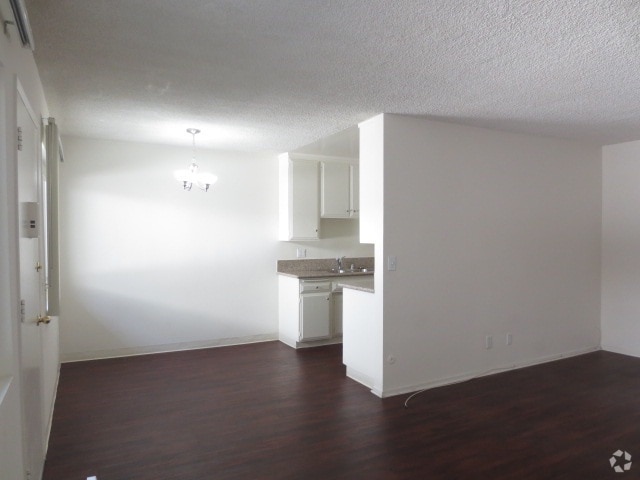 Building Photo - 447 W Elk Ave Unit 447 Rental