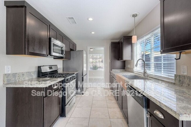 Building Photo - 2723 Lancha St