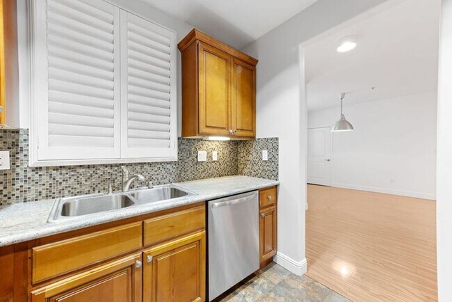 Photo - Modern 3 Bed, 2 Bath Condo for Lease – 1,320 Sq Ft – Prime Sherman Oaks Location Unit 102