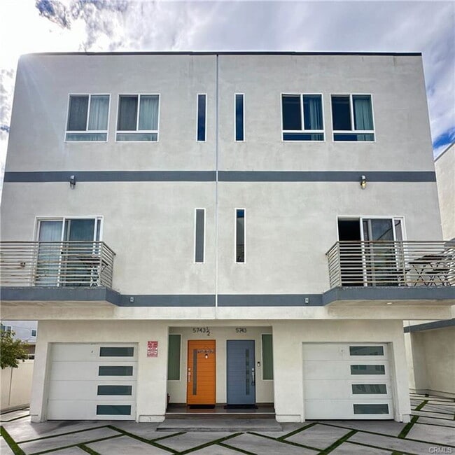 Building Photo - 5743 Fulcher Ave