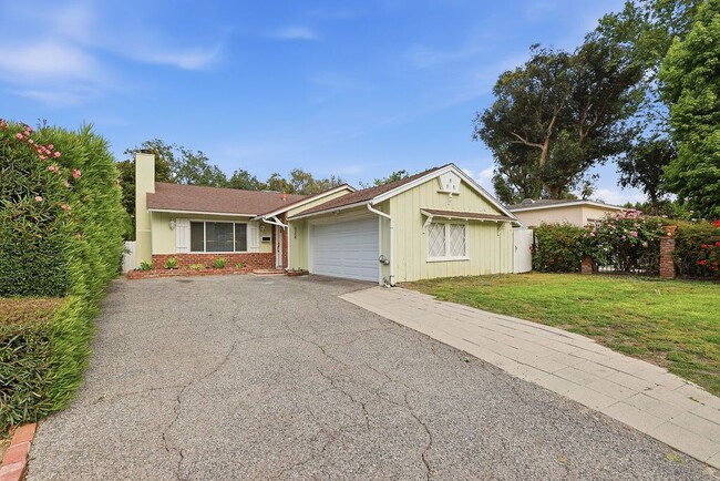 Photo - 4958 Canoga Ave