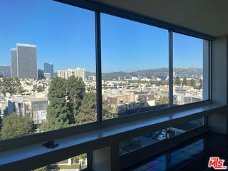 Photo - 2220 Ave of the Stars