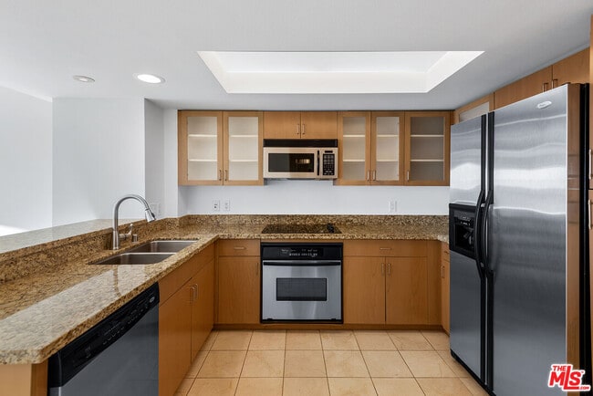 Photo - 13700 Marina Pointe Dr Unit 909