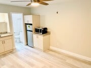Photo - ONLY $1,550/mo! STUDIO APARTMENT AVAILABLE IN LA JOLLA! Unit 1141 Silverado St #109