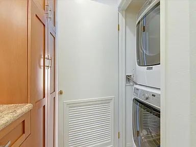 Photo - 25761 Le Parc Unit 87