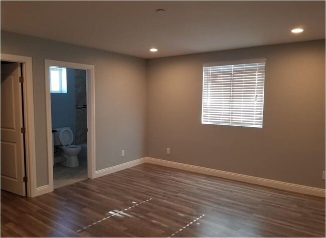 Building Photo - 718 W 85th St Unit 85TH(720 F)