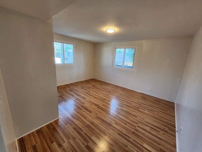 Photo - 10447 Cantara St