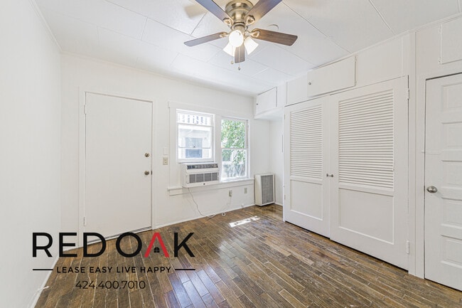 Building Photo - 1559 N Hill Ave Unit 11