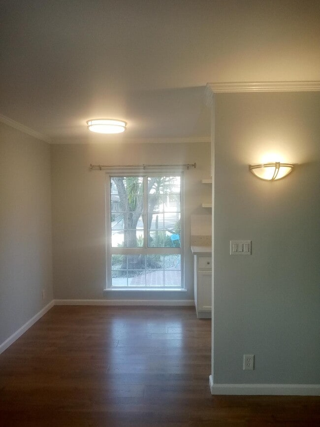 Photo - 1357 Edgecliffe Dr Unit #1