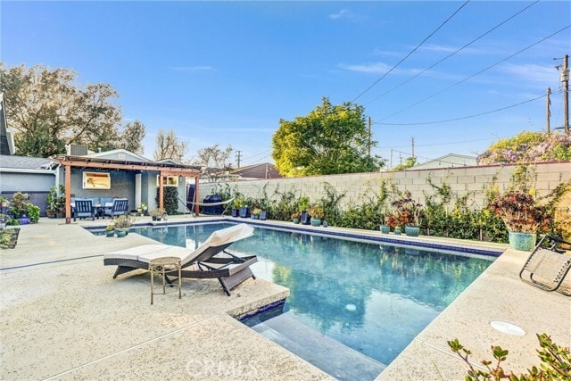 Building Photo - 1130 N Cordova St