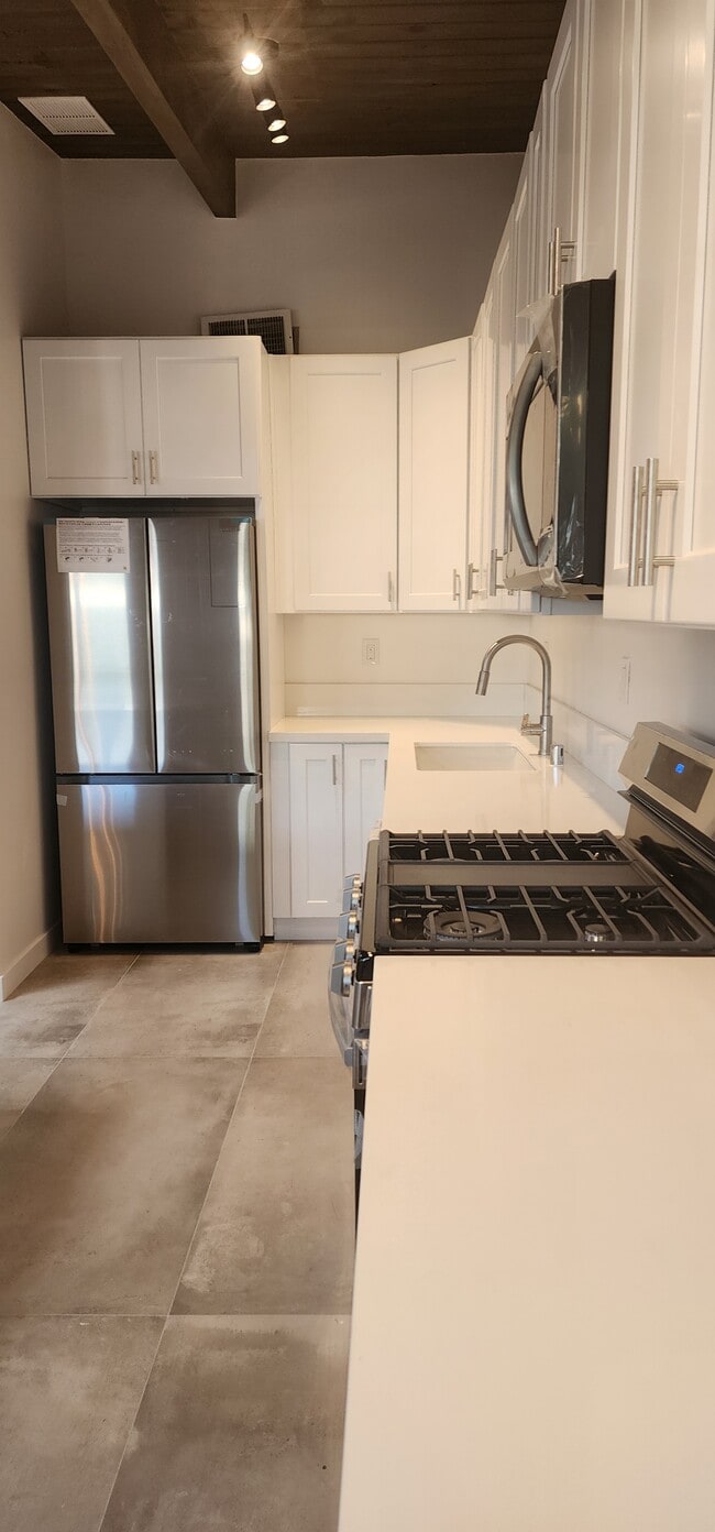 Photo - Oxnard Street Apartments