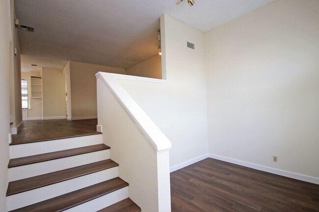 Photo - 416 N Bushnell Ave Unit F