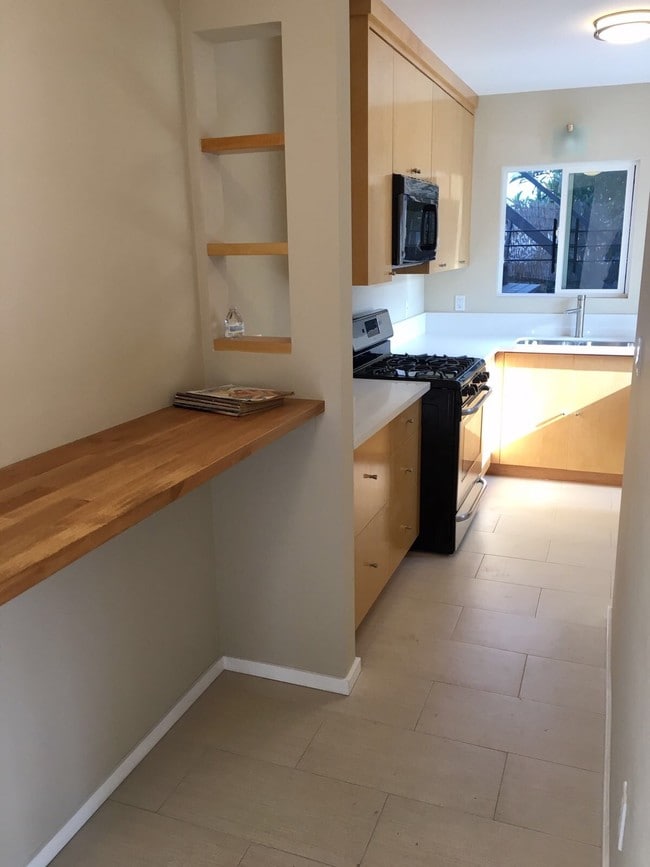 Photo - 6915 De Longpre Ave Unit 6915 De Longpre Ave