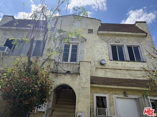 Building Photo - 116 S Mathews St Unit 118  1/4