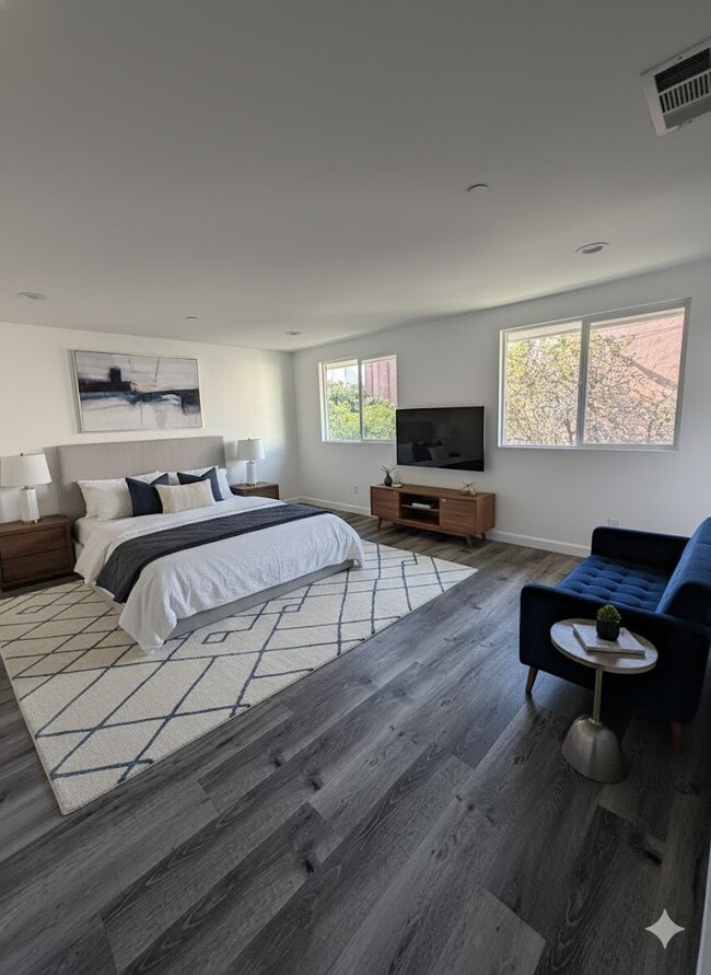 Photo - 1130 Browning Blvd