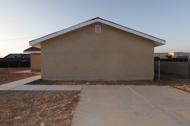 Photo - 22144 De Berry St