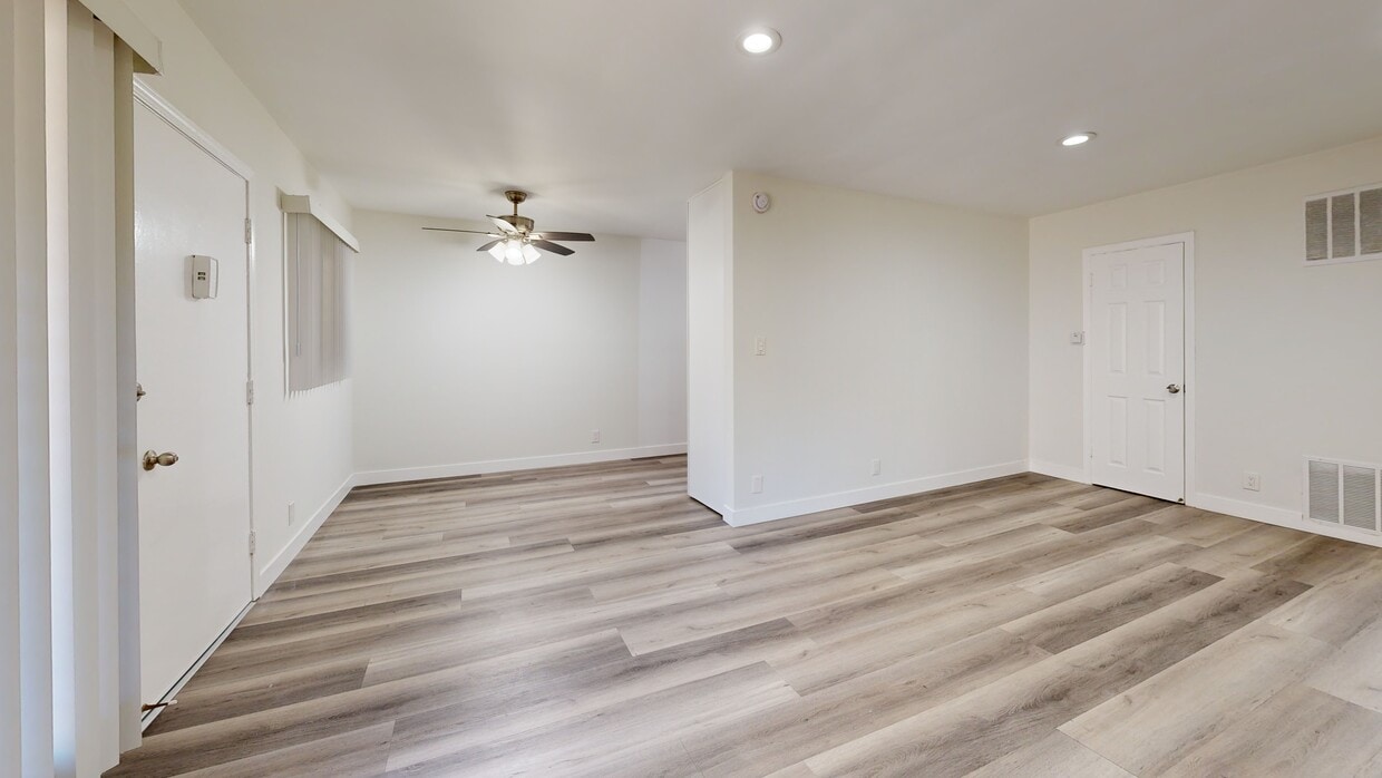 3D Tour - 970 Menlo Ave
