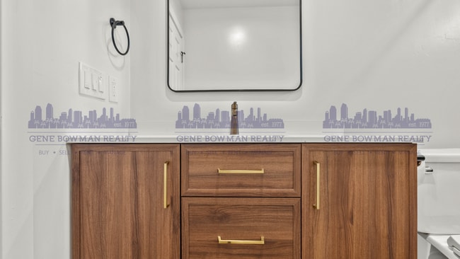 Photo - 2205 E 24th St