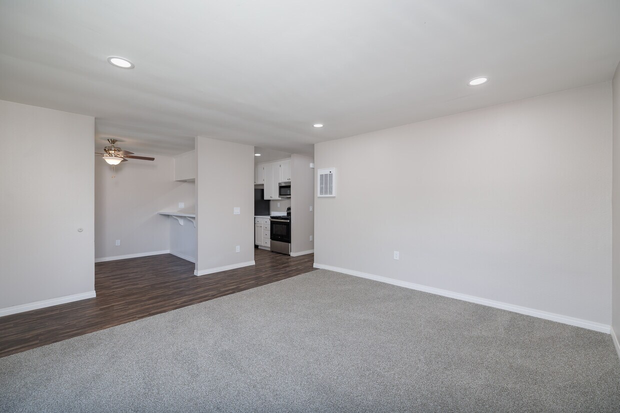 3D Tour - Woodman Village Apartments