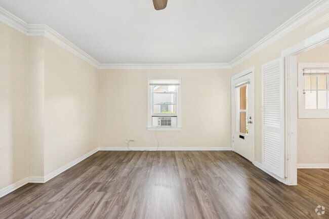 1BR, 1BA - 900SF - Dining Room - 529-541 S. El Molino Ave.