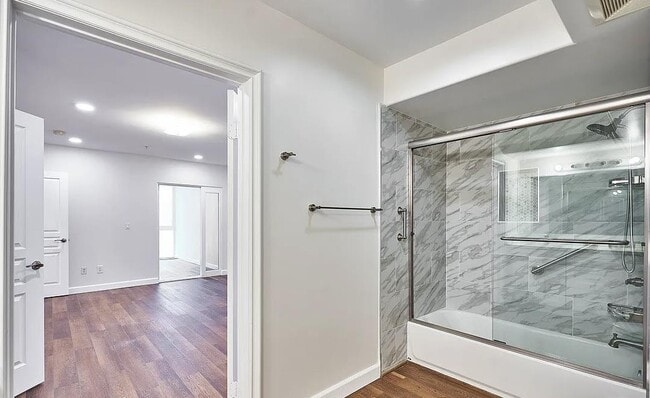 Photo - 1036 S Serrano Ave