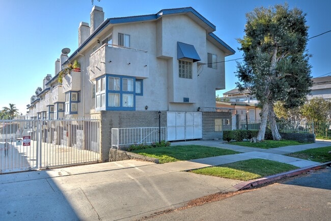 Photo - 534 Venice Way Townhome